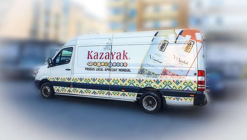 Реклама на машине Kazayak