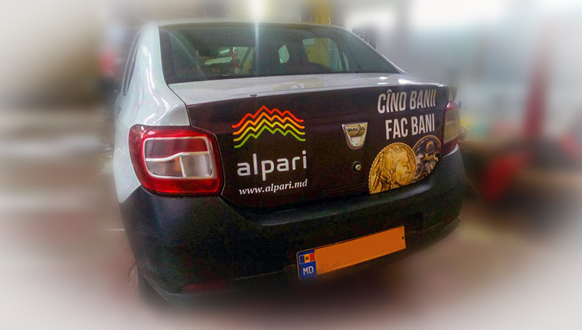 Реклама на такси Alpari