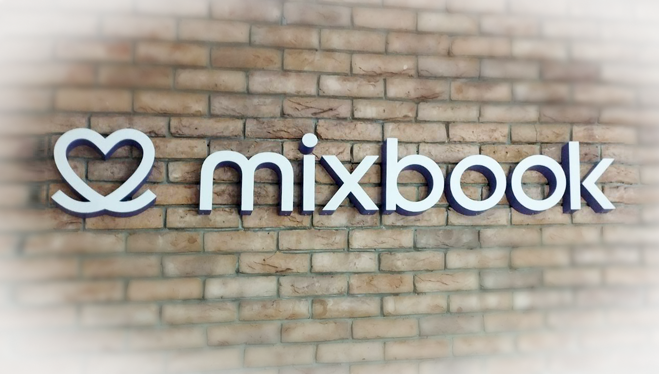 Объемные буквы Mixbook